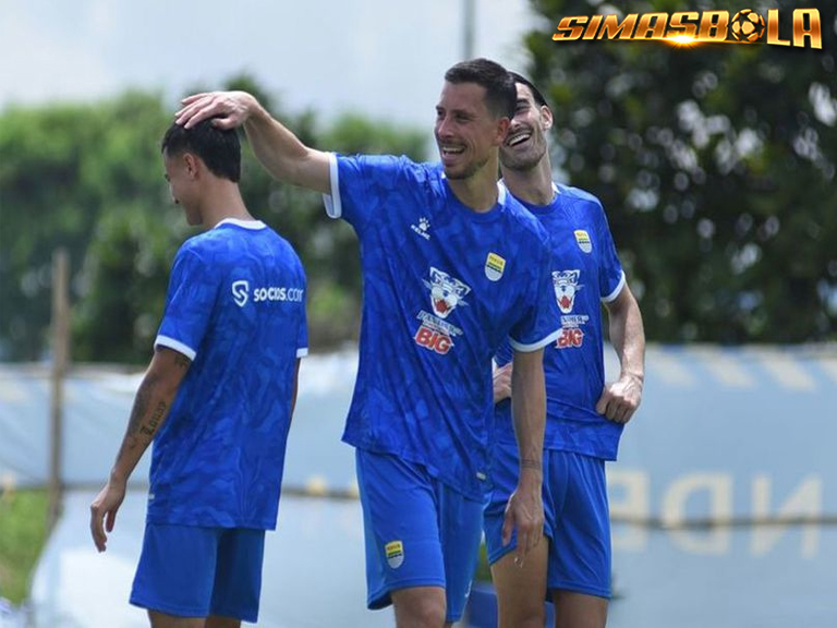 Thom Haye Nikmati Jeda Langka Usai Jadwal Super Padat Bersama Persib Bandung dan Timnas Indonesia