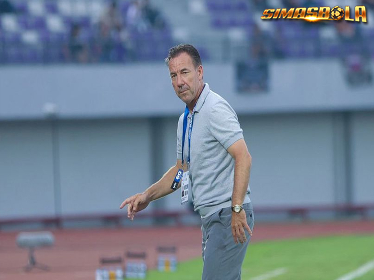 Pernah jadi Asistennya, Pelatih PSIM Ungkap Kedekatan dengan Giovanni van Bronckhorst dan Peluang ke Timnas Indonesia