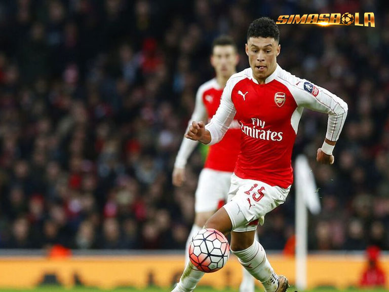 5 Mantan Pemain Arsenal yang Masih Menganggur di 2025: Tomiyasu Cedera, Oxlade-Chamberlain Pilih-Pilih!