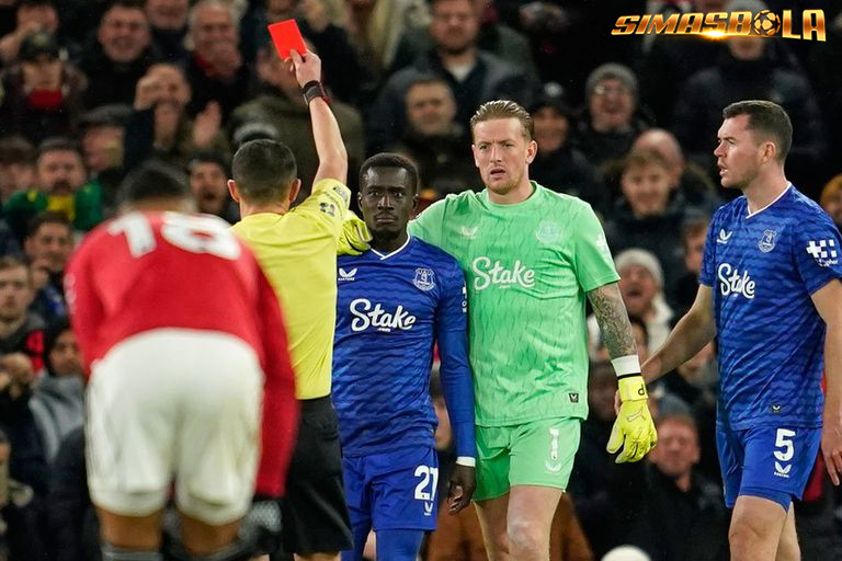 Lah? Ruben Amorim Ingin Lihat Pemain MU Berkelahi Satu Sama Lain?