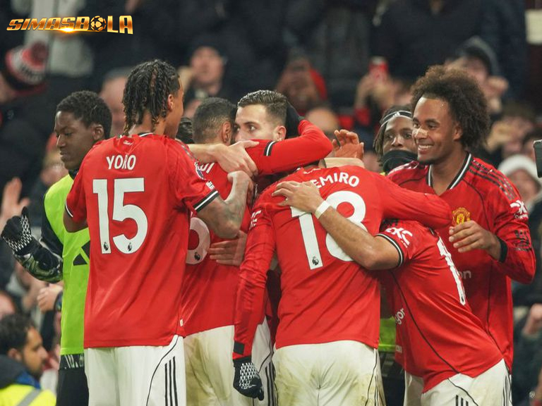 Prediksi Susunan Pemain Man United vs Wolves: De Ligt Comeback, Zirkzee Tetap Jadi Tumpuan Lini Serang